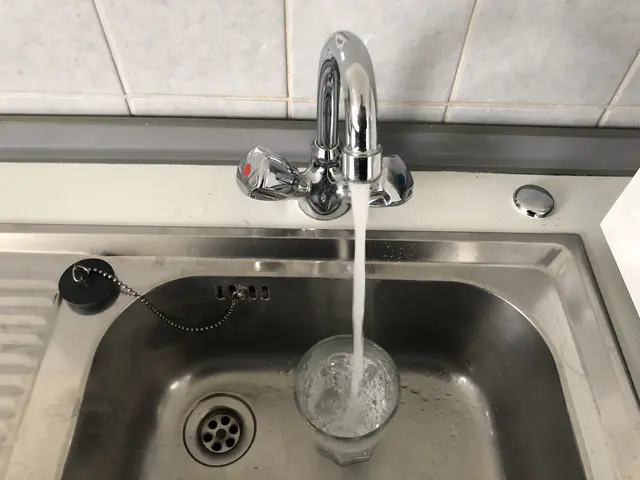 Die Trinkwasserpreise in Offenburg sollen zum 1. Januar 2026 steigen. | Foto: gro