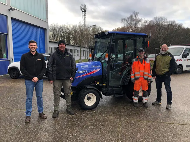 Knapp 50.000 Euro wurden für den neuen Traktor investiert.  | Foto: Martin Meier/Stadt Achern