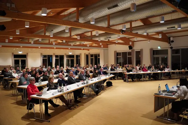 Die Gemeinderatsmitglieder der Kommunen Bad Peterstal-Griesbach, Lautenbach, Oberkirch und Oppenau trafen sich vergangenen Dienstag erstmals zu einer interkommunalen Gemeinderatssitzung, um über zwei zentrale Zukunftsthemen zu beraten. | Foto: Denise Burkart/Stadt Oberkirch