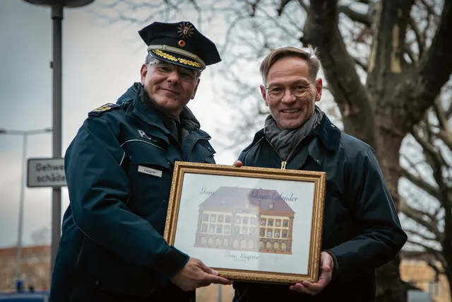 Der Berliner Polizeivizepräsident Marco Langer mit Bürgermeister Sven Müller | Foto: Stadt Gengenbach