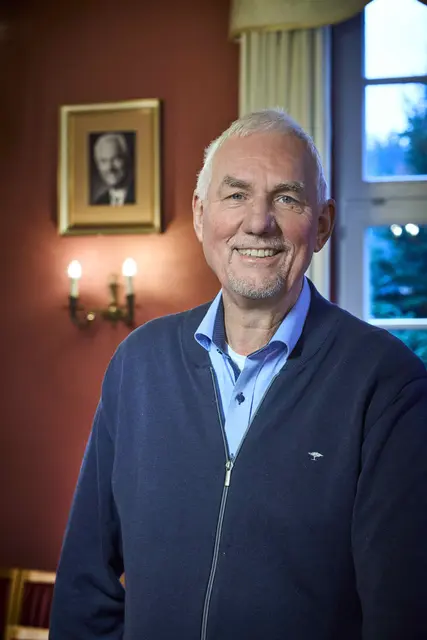 Einen Platz in der Ahnengalerie der Oberwolfacher Rathauschefs hat Jürgen Nowak bereits. Trotzdem springt er für seine Gemeinde noch einmal als Bürgermeister ein. Das Amt hat er bereits 32 Jahre, von 1983 bis 2015, ausgeübt.  | Foto: Michael Bode