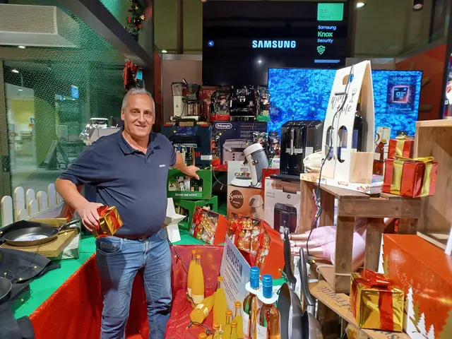  Initiator Franz Bähr hat die "Schatzkammer" aufgebaut. | Foto: djä