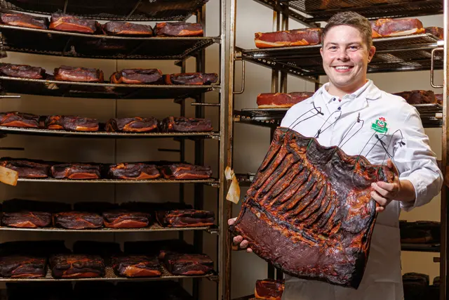 Für Sebastian Winterhalter zählt im handwerklichen Ehrenamt vor allem die menschliche Ebene.  | Foto: HWK FR/Hubert Gemmert 