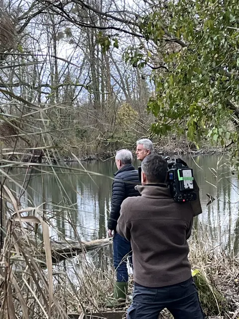 Ein Fernsehteam des SWR drehte vor Ort in Rheinau-Honau und Kehl-Leutesheim. | Foto: Ortsverwaltung Honau
