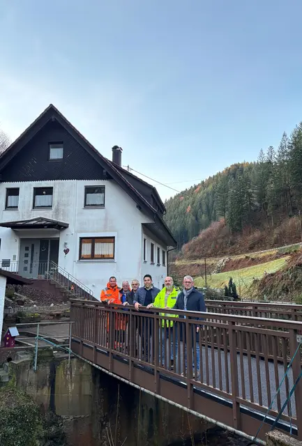 Simon Birk (v. l.), Anton Huber, Hubert Schiller, Ortsvorsteher Matthias Fischer, Klaus Kimmig und Bürgermeister Uwe Gaiser | Foto: Stadt Oppenau