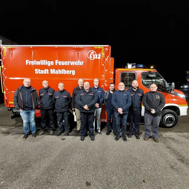 Große Freude anlässlich der Indienststellung des neuen Gerätewagens Transport bei allen Beteiligten | Foto: Stadt Mahlberg
