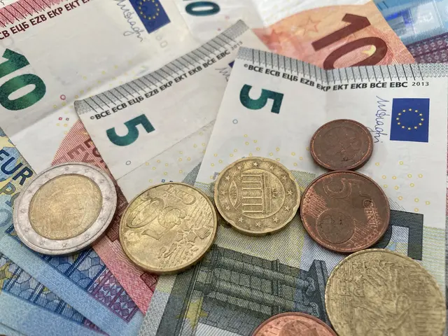 Der Doppelhaushalt 2025/2026 hat ein Volumen von rund 1,7 Milliarden Euro. | Foto: Symbolbild Christina Großheim