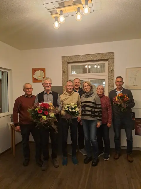 Von links: Thomas Burst, Eberhard Dinger, Jochen Schweiger, Edwin Lay, Astrid Huber, Andrea Lay und Thomas Bauknecht | Foto: Foto: Gärtnerkreisgruppe Ortenau