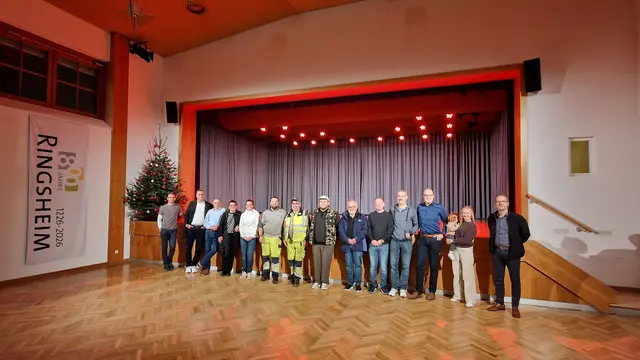Gemeinde und Handwerker freuen sich über den gelungenen Sanierungsabschluss.  | Foto: Gemeinde Ringsheim