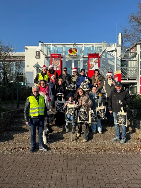 Das Zusteller-Team: Weihnachtspäckchen vom Rotary Club | Foto: Rotary Club Offenburg-Ortenau