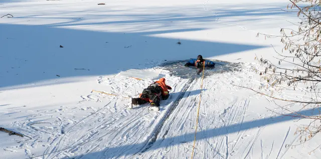Es gibt verschiedene Methoden, um sich der Einbruchsstelle zu nähern. | Foto: Stadt Kehl