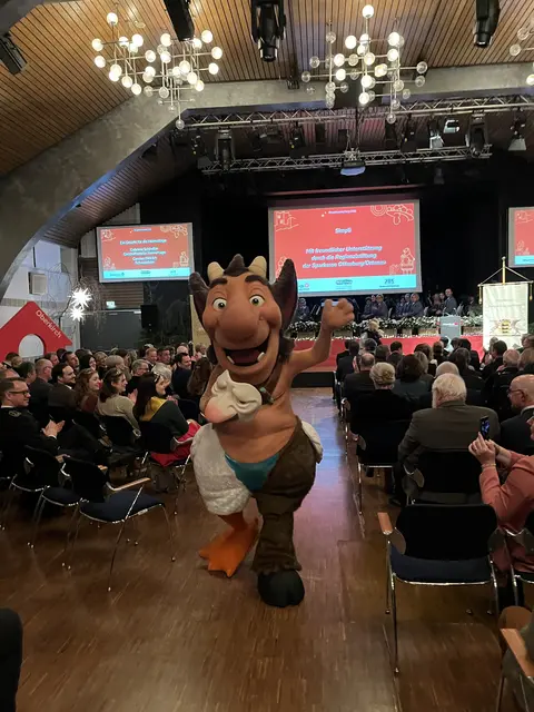 Das Heimattage-Maskottchen "Simpli" wurde am Sonntag vorgestellt.  | Foto: mak