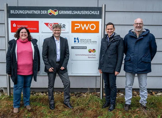 Von links: Michaela Bleier (BO-Beauftragte Grimmelshausenschule),  Ralf Meier (Schulleiter, Grimmelshausenschule Renchen), Ralf Schneider (Schulleiter, Berufliche Schulen Achern), Holger Lienert (stellvertretender Schulleiter, Berufliche Schulen Achern) | Foto: Grimmelshausenschule Renchen