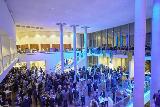 Mehr als 1.300 Gäste konnten sich beim Neujahrsempfang der IHK Südlicher Oberrhein über die neue Standortkampagne austauschen, aber auch zu vielen anderen Themen rund um Wirtschaft und Gesellschaft netzwerken. | Foto: IHK SO/Michael Bode