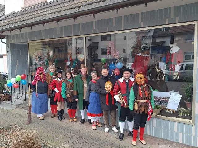 Am Sonntag wurde der "Schni-Schna-Schnupferweg" in Niederschopfheim eingeweiht. Grund für die Ausstellung in Schaufenster der Gemeinde ist der 60-jährige Geburtstag der Niederschopfheimer Fastnacht. | Foto: Späudizunft Hohberg