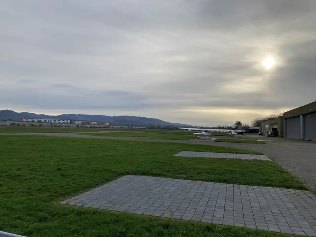 Der Flugplatz Offenburg soll in ein Gewerbegebiet umgewandelt werden. Dazu findet am 8. März ein Bürgerentscheid statt. | Foto: gro