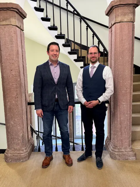 Dr. Ulrich Beisel (r.) war zu Besuch bei Oberbürgermeister Manuel Tabor. | Foto: Stadt Achern