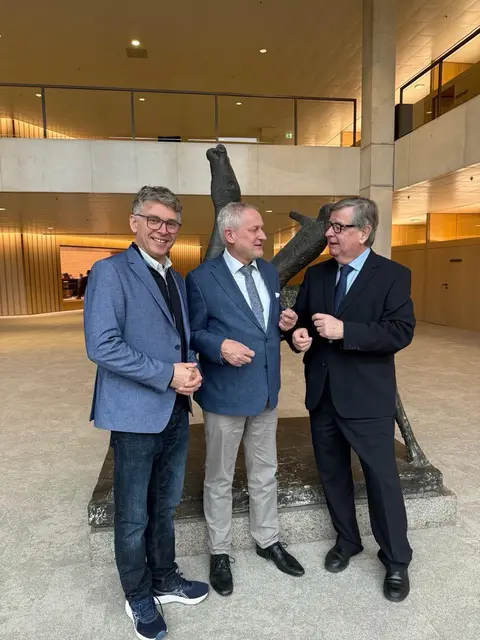 Bernd Mettenleiter (links) und Willi Stächele (rechts) mit dem Staatssekretär im Ministerium des Inneren, für Digitalisierung und Kommunen, Thomas Blenke | Foto: Fraktion Grüne im Landtag  von Baden-Württemberg