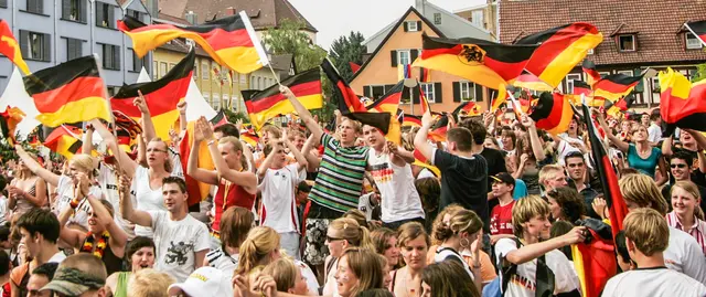 Auch in diesem Jahr sollen die Fans bei der Fußball-WM beim Public Viewing jubeln.  | Foto: Stadt Offenburg