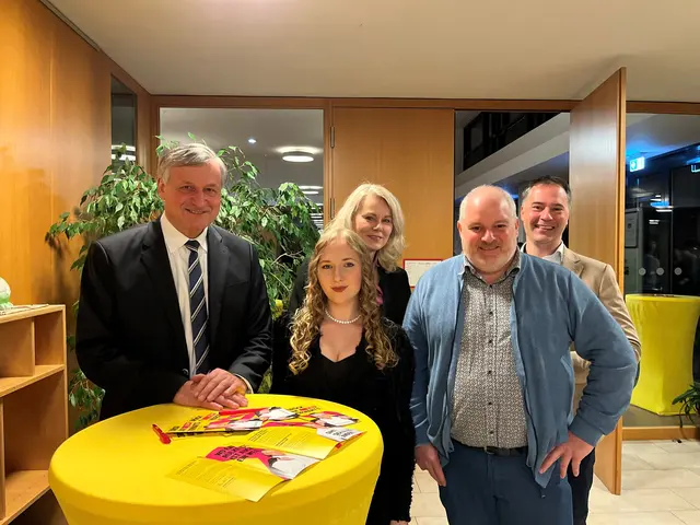 Hans-Ulrich Rülke (v. l.), Ann-Kathrin Stulz, Wahlkreis Offenburg, Sanja Tömmes, Wahlkreis Kehl, Udo Zahn, Wahlkreis Lahr, und Kreisvorsitzender Johannes Baier | Foto: ag