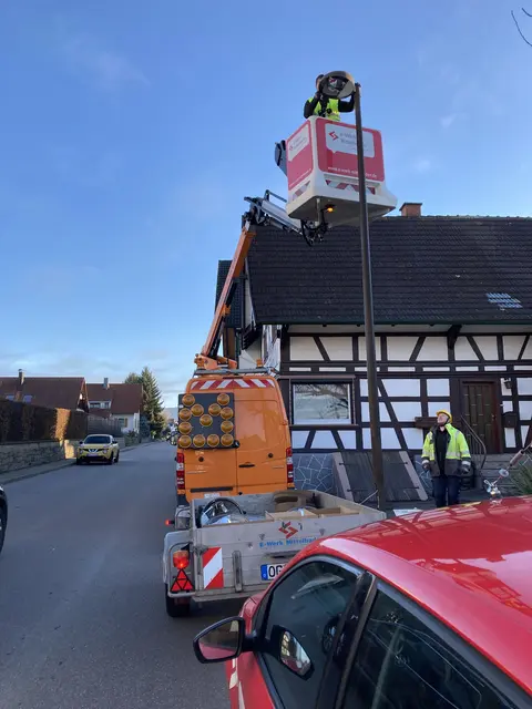 Achern rüstet die Straßenbeleuchtung sukzessive auf LED um.  | Foto: Andrea Ohnesorg 