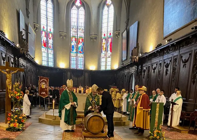 Segnung in der Kirche „Eglise des Cordeliers“. | Foto: Wolfgang Reinbold
