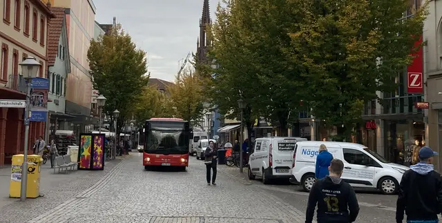 Die Freien Wähler Offenburg beantragen den Busverkehr für sechs Wochen aus der Innenstadt rauszunehmen. | Foto: gro/Archivbild
