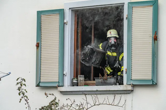 Die Feuerwehr bei den Löscharbeiten | Foto: Stadt Kehl