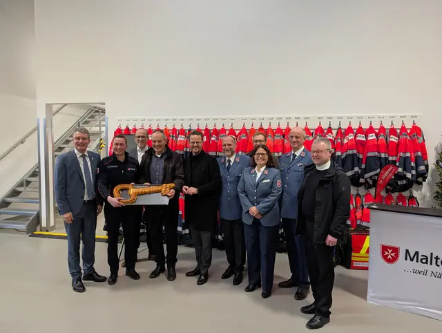 Große Freude bei allen Beteiligten bei der symbolischen Schlüsselübergabe | Foto: Malteser