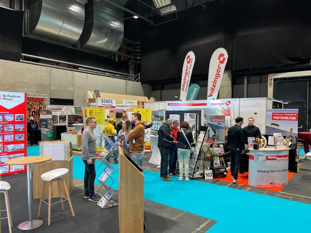 An den Fachständen kann man sich informieren und wird individuell beraten.  | Foto: Foto: mak