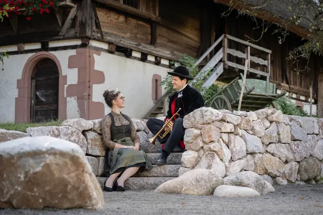 Seine Rolle als Ort der Begegnungen rückt das Schwarzwälder Freilichtmuseum Vogtsbauernhof in der Saison 2026 in den Mittelpunkt.  | Foto: Schwarzwälder Freilichtmuseum Vogtsbauernhof/Hans-Jörg Haas