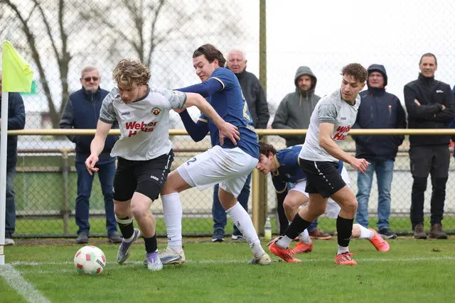 Das mit Spannung erwartete Derby zwischen Linx (weißes Trikot) und Niederschopfheim, gewannen die Rheinauer. | Foto: Foto: Breithaupt