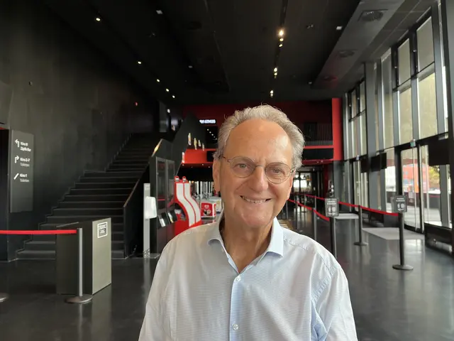 Dem Offenburger Alt-OB Wolfgang Bruder wird die Ehrenbürgerwürde verliehen. | Foto: gro