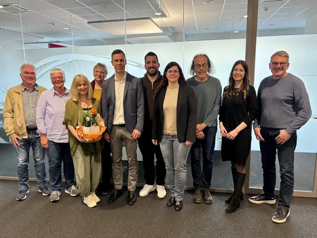 Der neue alte Vorstand: Patrick Schote(v. l.), Ulrike Jensen, Britta Meinke, Hiltrud Ziegler, Kim Björn Himmelsbach, Maximilian Maier, Petra Langenecker, Wolfgang Maelger, Julia Winkler und Oberbürgermeister Wolfram Britz - es fehlen: Jannate Hammerstein und Rolf Sigg. | Foto: Courage _ Sicherheit Fördern e. V. 