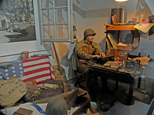 Was dieser amerikanische Soldat wohl schreibt? Gar ein Bericht über die Geschehnisse im nördlichen Elsass.  | Foto: Alfred Schramm