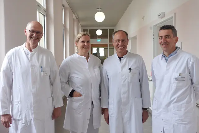 Das Ärzte-Team des Adipositas-Zentrums: (v. l.) Oberarzt Dr. Kurt-Ulrich Adam, Oberärztin Priv.-Doz. Dr. Claudia Läßle, Chefarzt Prof. Dr. Uwe Pohlen, Oberarzt Dr. Martin Laut. | Foto: Ortenau Klinikum