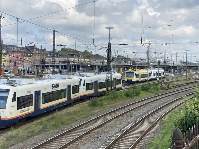 Die Fahrgäste müssen sich auf Einschränkungen einstellen.  | Foto: Symbolfoto: gro