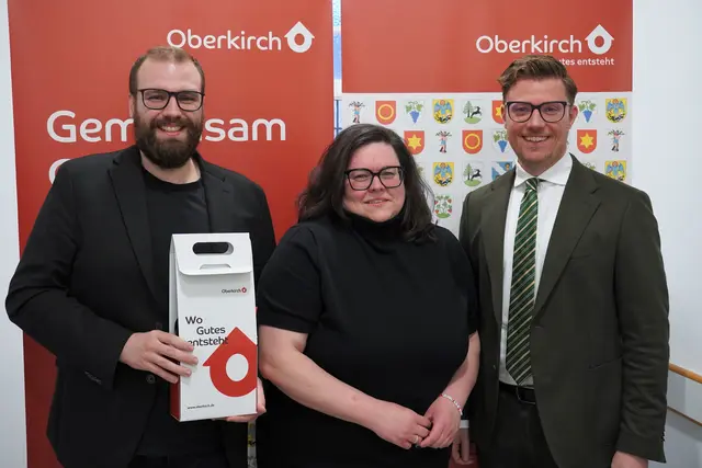 Raphael Kupferer (links) verlässt zum 1. April 2026 den Gemeinderat. Saskia Ganter (Mitte) rückt als nächste Ersatzbewerberin der SPD nahtlos nach.  | Foto: Denise Burkart/Stadt Oberkirch 