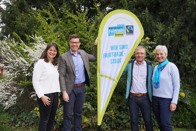 Oberbürgermeister Gregor Bühler (2.v.l.) mit den Mitgliedern der Steuerungsgruppe (v.l.n.r.): Nadine Meier, Achim Huber, Ulrike Ebert-Huber. Weitere Mitglieder sind Tanja Braun, Denise Burkart, Ursula Erdrich und Erika Kimmig.  | Foto: Denise Burkart/Stadt Oberkirch