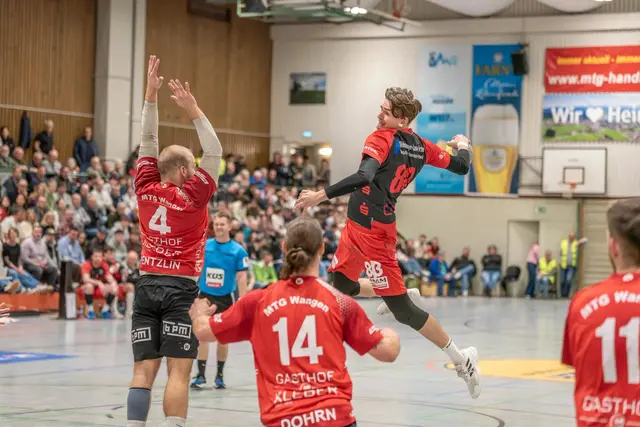 So lieben es die Handballfreunde der Ortenau: die HSG Hanauerland im Angriffsmodus. | Foto: Arbogast