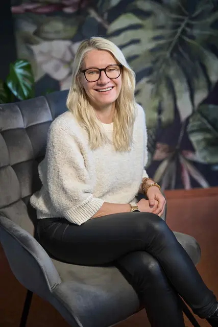 Sich selbst, aber auch anderen etwas zuzutrauen, das zeichnet den Führungsstil von Silke Boschert aus. Die Vorständin des Paul-Gerhardt-Werk Offenburg hat genaue Vorstellungen davon, wie Pflege sein sollte – und zwar menschlich. | Foto: Fotos: Michael Bode