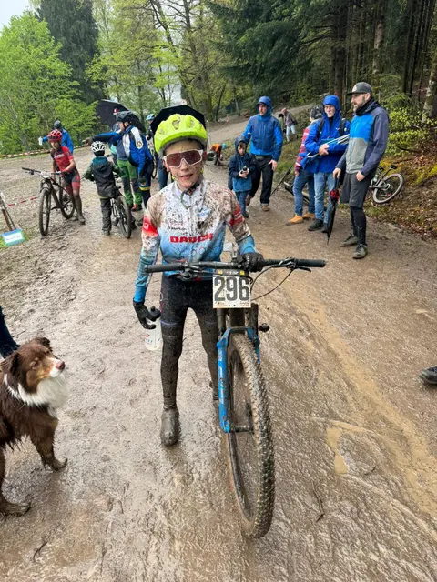 Felix Mengel nach dem matschigen Rennen.