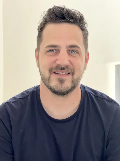 Fabian Bühler vom Caritasverband Vordere Ortenau hilft Menschen, denen der Verlust der Wohnung droht. | Foto: Caritasverband/Michaela Gabriel