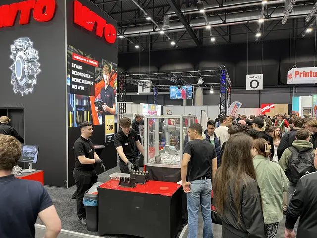 Auszubildende werben für ihren Beruf. | Foto: gro