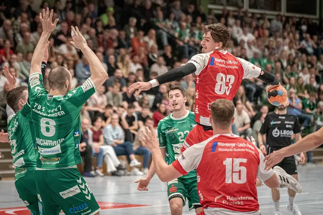 Lennart Cotic (beim Torwurf) war mit zehn Toren erfolgreichster Werfer bei der HSG. | Foto: Foto: Arbogast