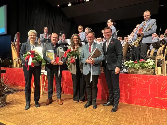 Von links: Dr. Irmgard Schwanke, Guido Rennert, Gabriele Schindler, Zeno Peters, OB Gregor Bühler | Foto: ag