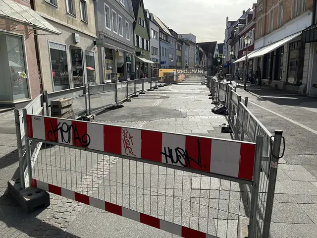 Im zweiten Bauabschnitt in der Offenburger Steinstraße wird das Pflaster neu gestaltet. | Foto: gro