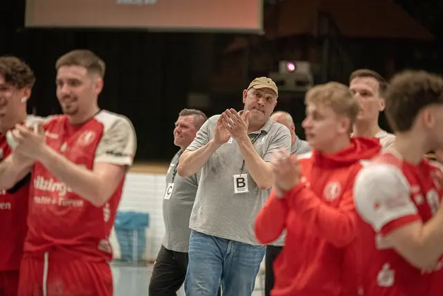 Michael Bohn (Mitte) coacht sein letztes Spiel für die HSG Willstätt-Hanauerland. | Foto: Arbogst