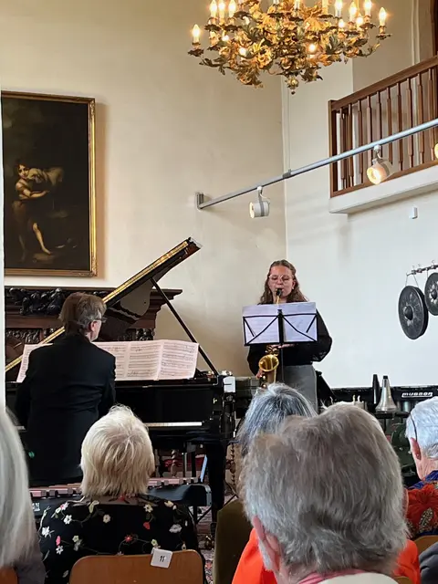 Emma Sauer, Saxophonistin der Musik- und Kunstschule Achern/Oberkirch und Stipendiatin der studienvorbereitenden Ausbildung (SVA), präsentierte ihr Können in der Alten Kirche Fautenbach. | Foto: Jörg Werner/Musik- und Kunstschule Achern-Oberkirch 