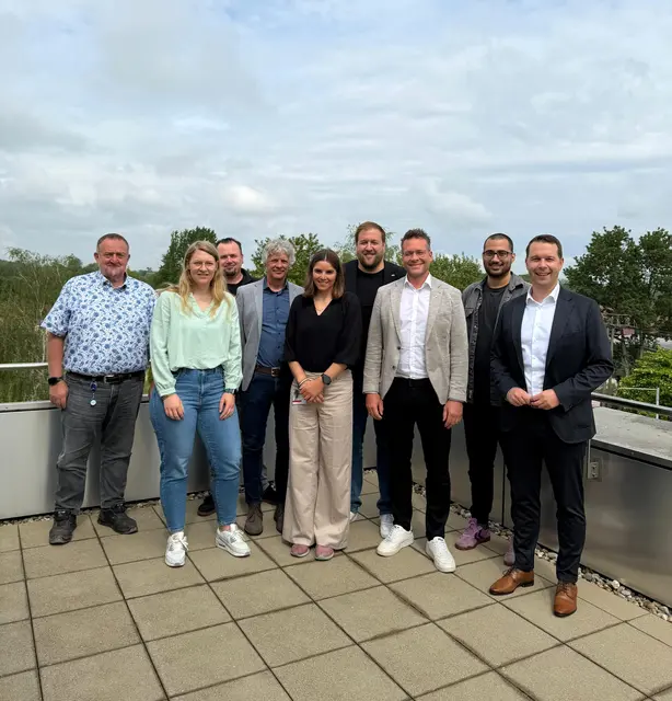 Von links: Achim Rehm (Bauamt Gemeinde Schwanau), Franziska Reiff (Bauamt Gemeinde Meißenheim), Hans-Peter Ziegler (Bauamt Gemeinde Neuried), Marc Krecher (Badenova Netze), Sarah Wilm (Badenova Netze), Bodo Lange (Bürgermeister Gemeinde Meißenheim), Tobias Uhrich (Bürgermeister Gemeinde Neuried), Daniel Cohen (Badenova Netze) und Marco Gutmann (Bürgermeister Gemeinde Schwanau) | Foto: Gemeinde Meißenheim
